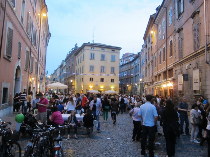 The most popular square for bars - go here to see & be seen in true Italian style.